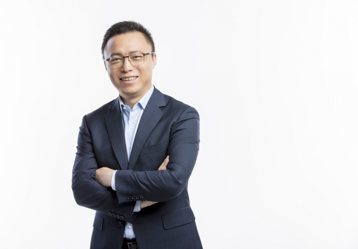 découvrez la biographie d'eric jing, ceo d'ant group. plongez dans son parcours impressionnant, ses réussites entrepreneuriales et son influence sur l'industrie des technologies financières.