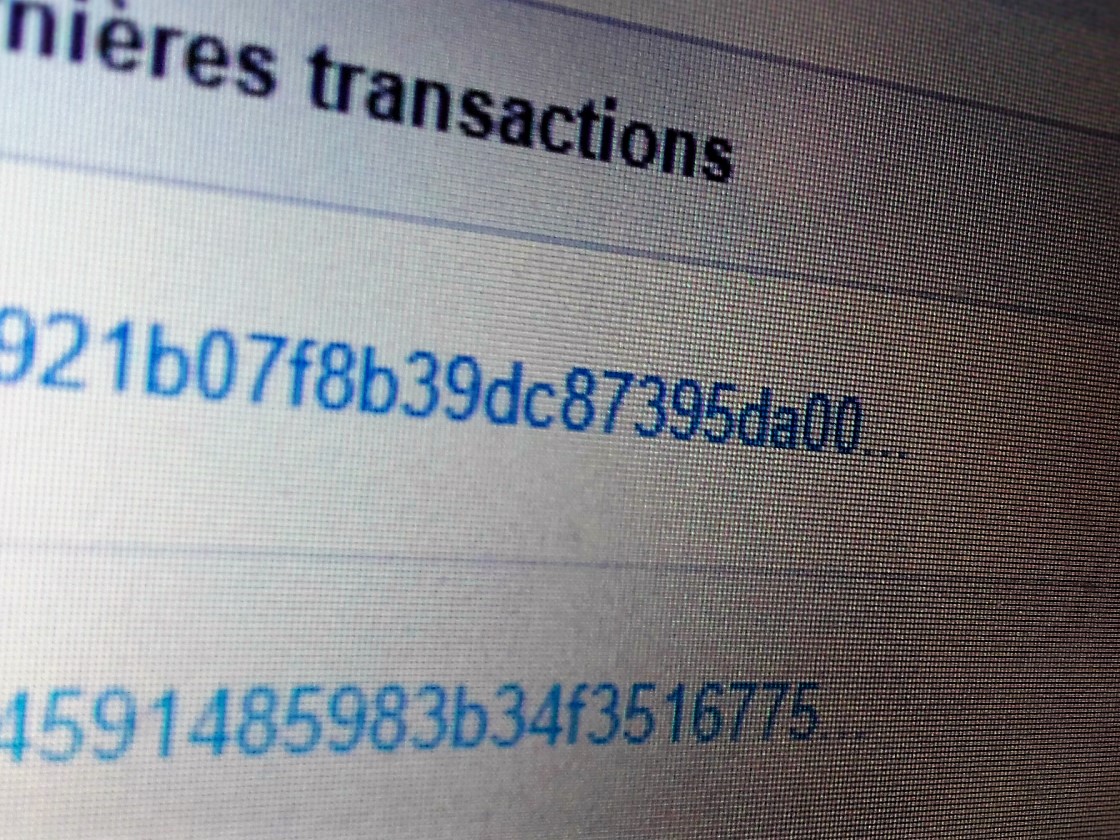 découvrez les cas d'utilisation de la blockchain, une technologie révolutionnaire qui transforme divers secteurs tels que la finance, la santé et la supply chain. apprenez comment la blockchain améliore la transparence, la sécurité et l'efficacité des transactions.