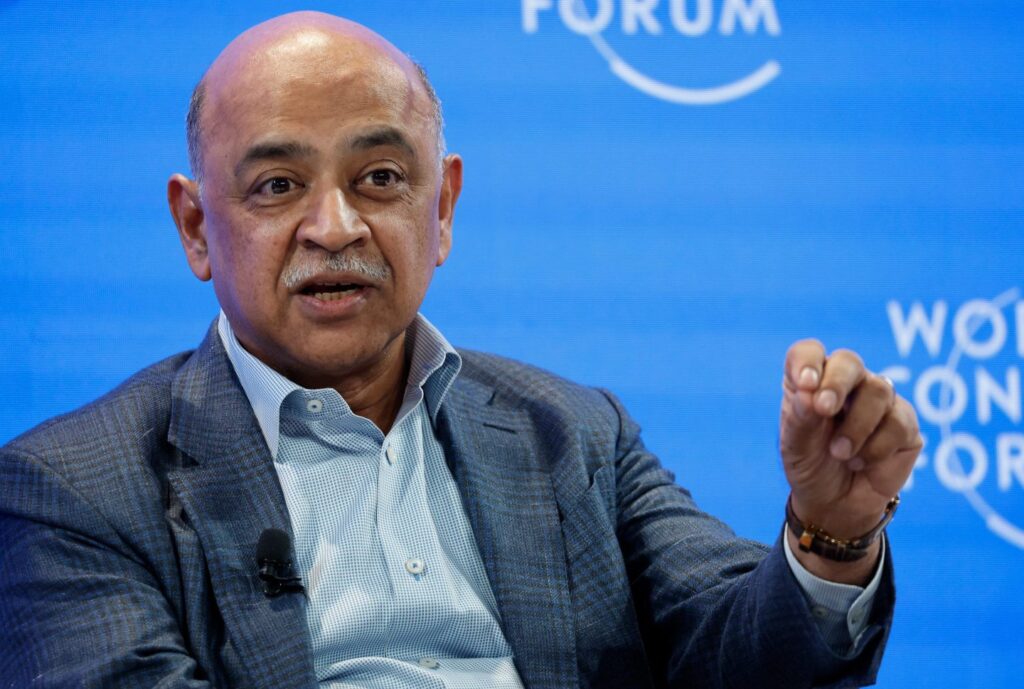 découvrez le parcours inspirant d'arvind krishna, ceo d'ibm. explorez sa vision pour l'avenir de la technologie et son impact sur l'innovation et la transformation numérique au sein de l'une des entreprises les plus influentes du secteur.
